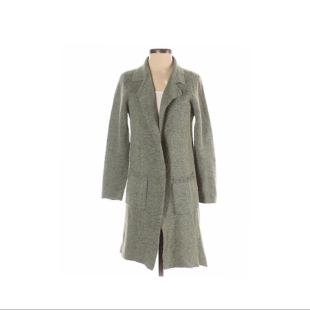 Monteau Collared Cardigan Sweater